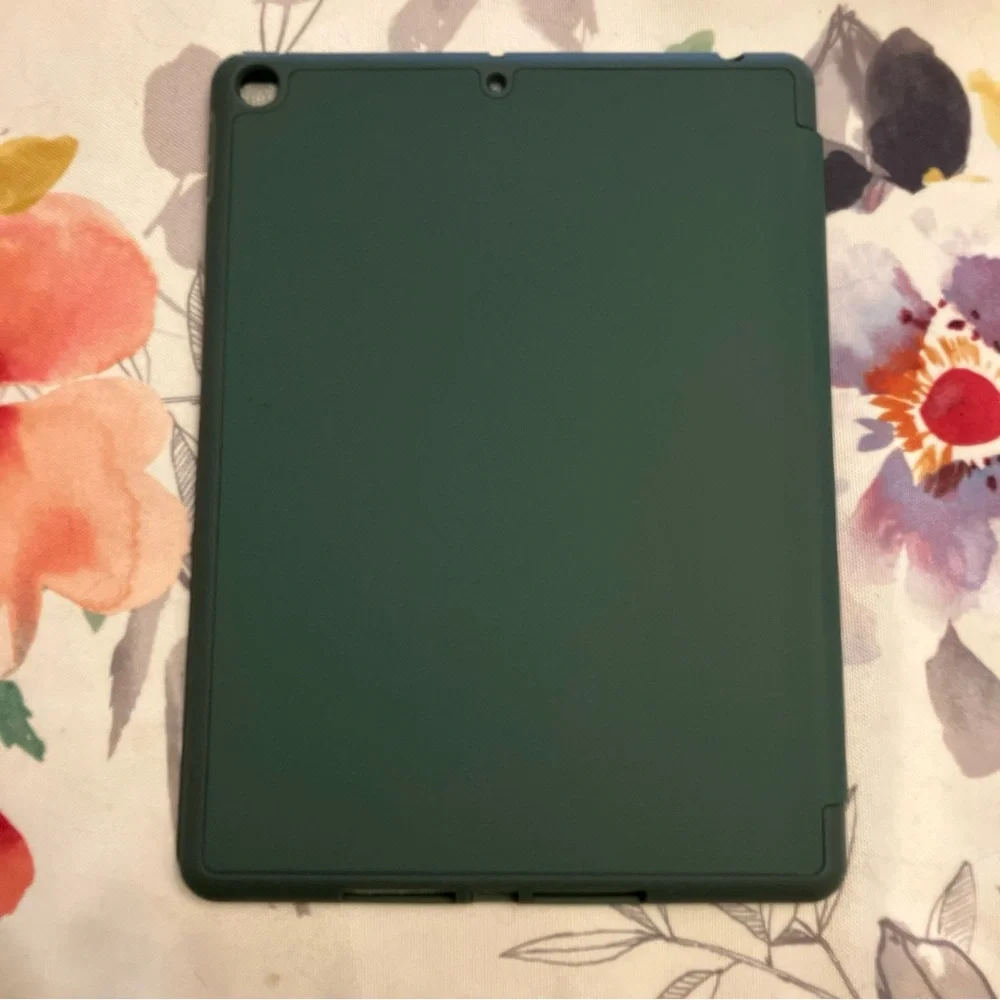 Hunter Green iPad Tablet Cover 7.5x10